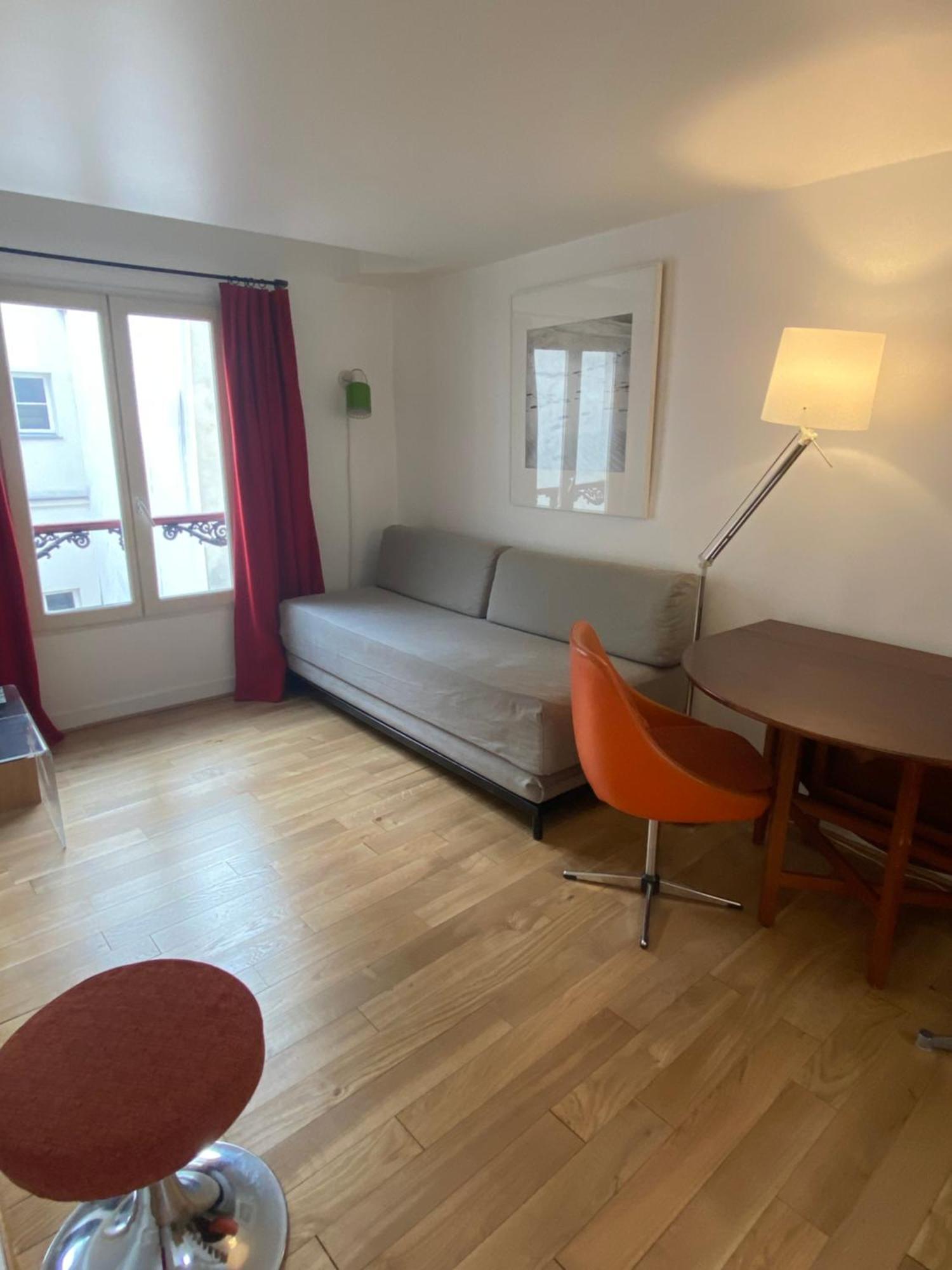 Marais Studio With Mezzanine Paris Bagian luar foto