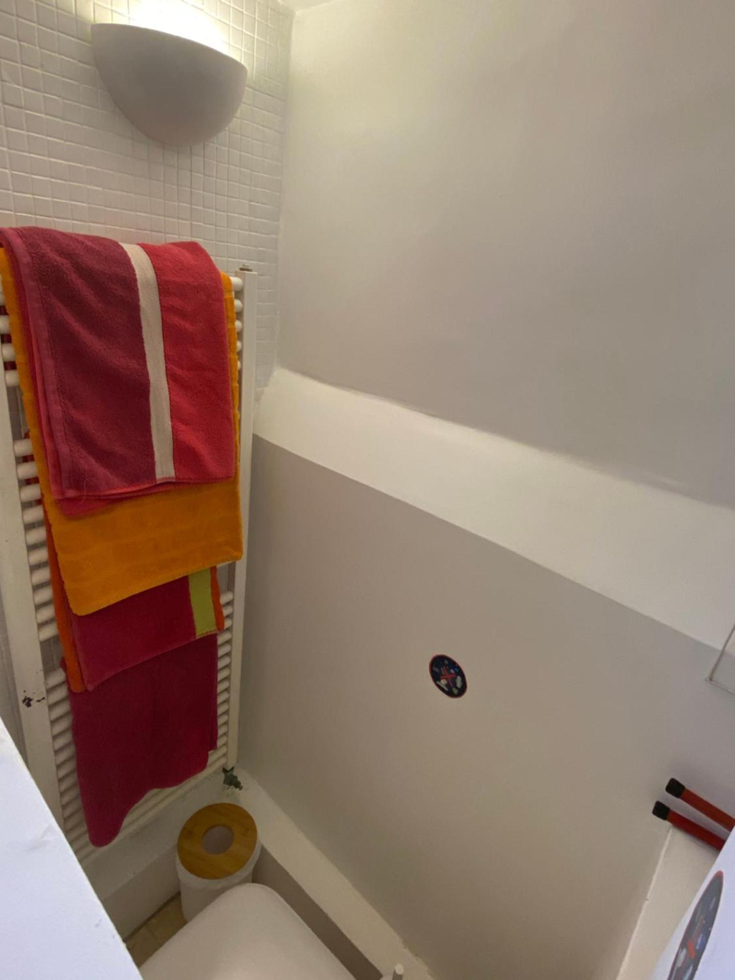 Marais Studio With Mezzanine Paris Bagian luar foto