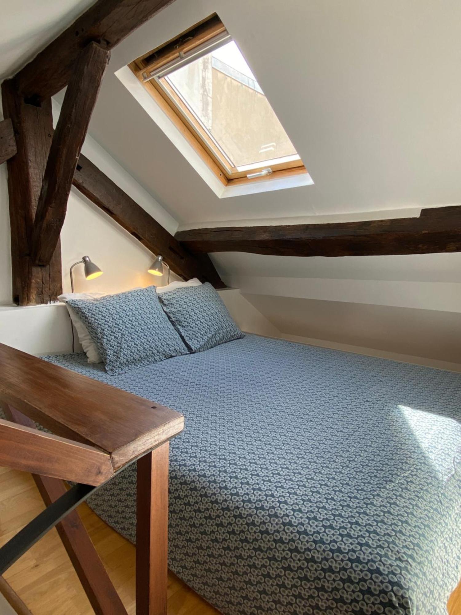 Marais Studio With Mezzanine Paris Bagian luar foto